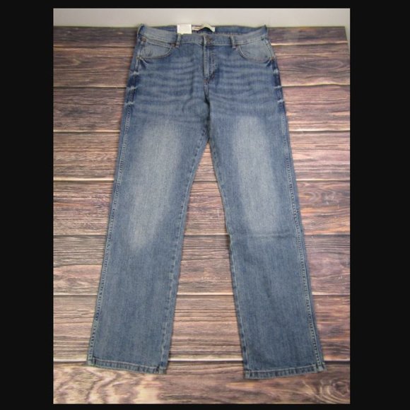 Wrangler Other - Wrangler NEW NWT Mens 34x34 Slim Straight Blue Denim Jeans Relaxed